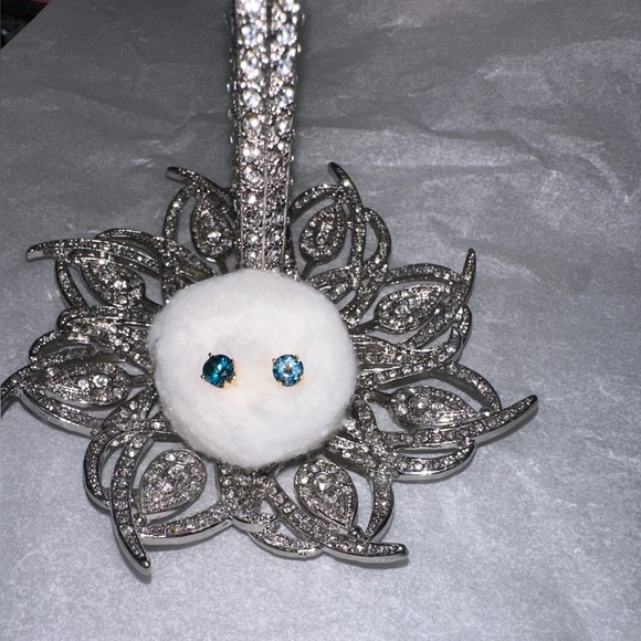 14 karat Gold Tanzanite earrings - Picture 3 of 9